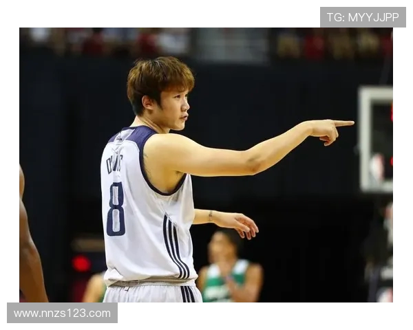 丁彦雨航浴火重生再战赛场展现中国篮球顽强拼搏精神